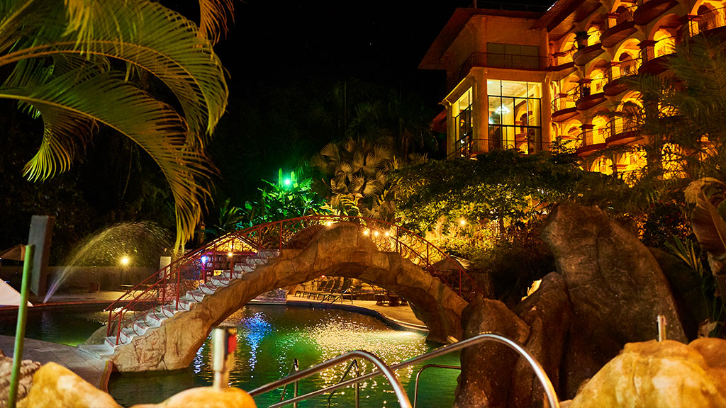 Hotel San Bada at Night